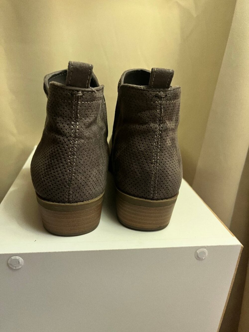 Gray Perforated Faux Suede Ankle Booties Cutouts W9.5